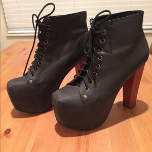 MOVING-MUST GO! Campbell Booties 😈😍